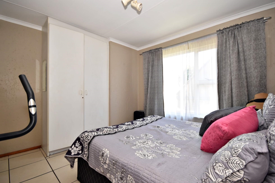 2 Bedroom Property for Sale in Bromhof Gauteng