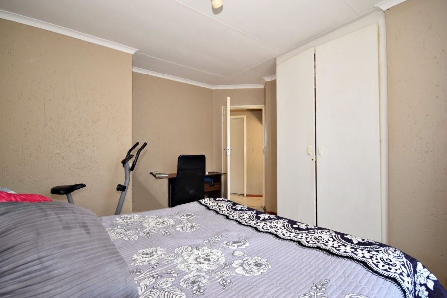 2 Bedroom Property for Sale in Bromhof Gauteng