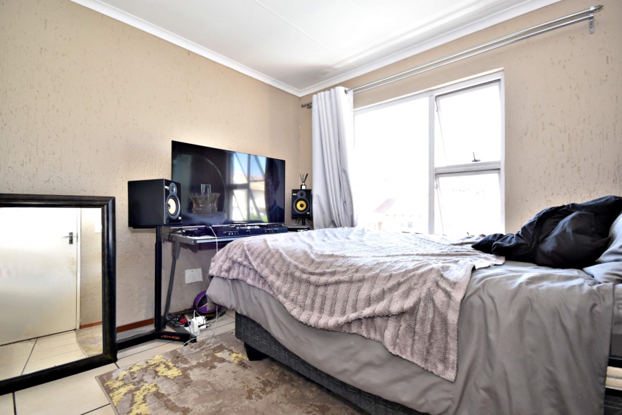 2 Bedroom Property for Sale in Bromhof Gauteng