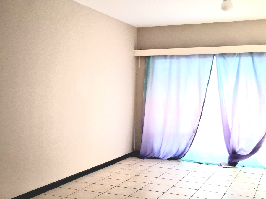 To Let 2 Bedroom Property for Rent in Windsor East Gauteng