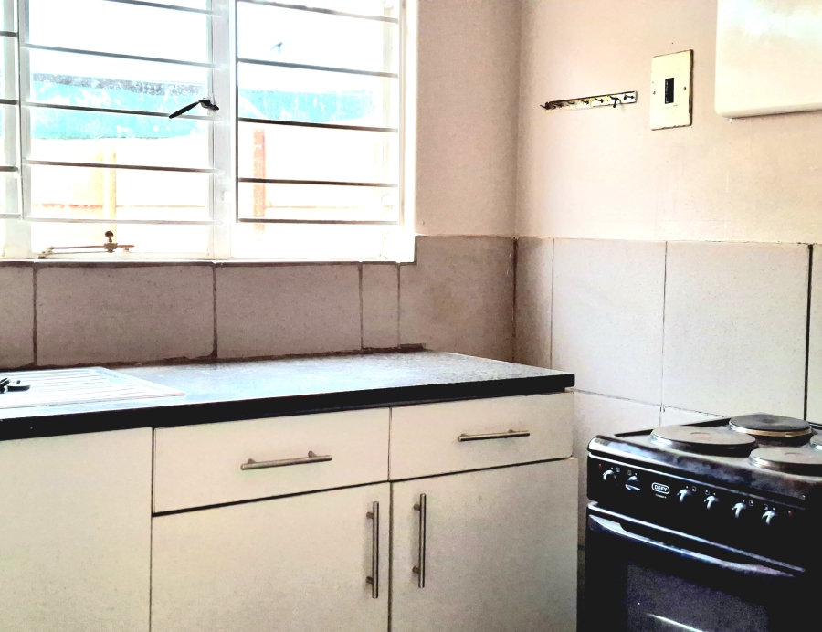 To Let 2 Bedroom Property for Rent in Windsor East Gauteng