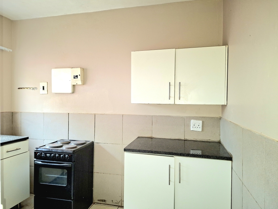 To Let 2 Bedroom Property for Rent in Windsor East Gauteng