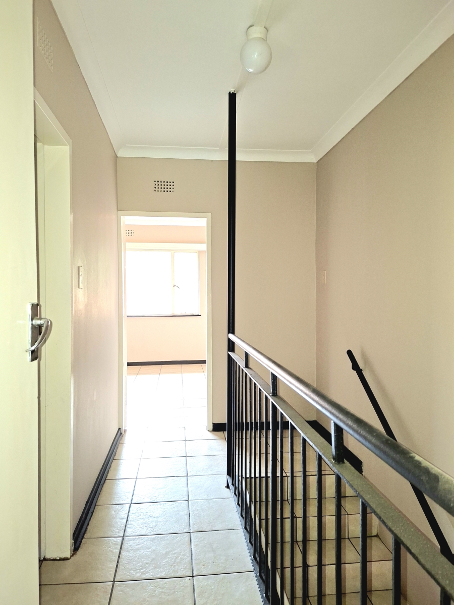 To Let 2 Bedroom Property for Rent in Windsor East Gauteng