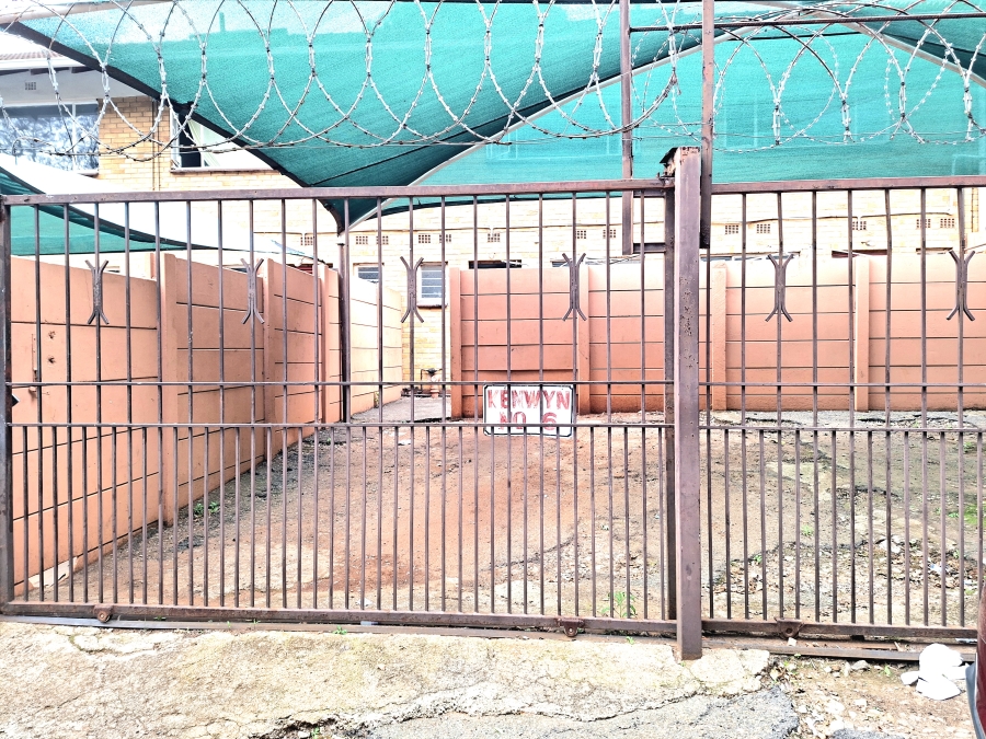 To Let 2 Bedroom Property for Rent in Windsor East Gauteng
