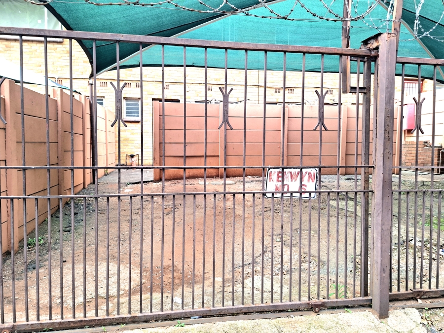 To Let 2 Bedroom Property for Rent in Windsor East Gauteng