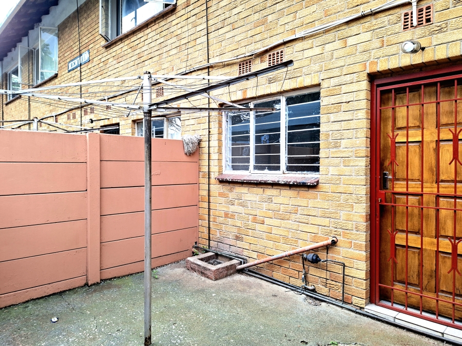 To Let 2 Bedroom Property for Rent in Windsor East Gauteng