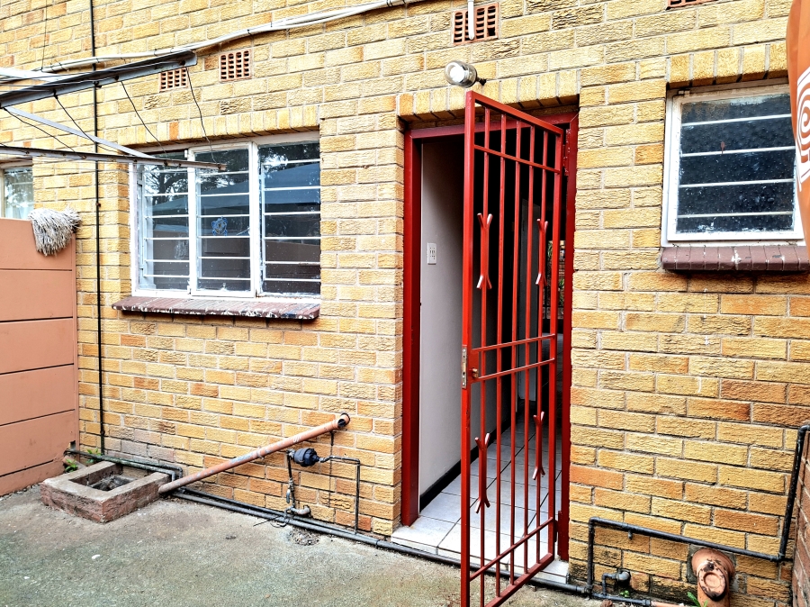 To Let 2 Bedroom Property for Rent in Windsor East Gauteng