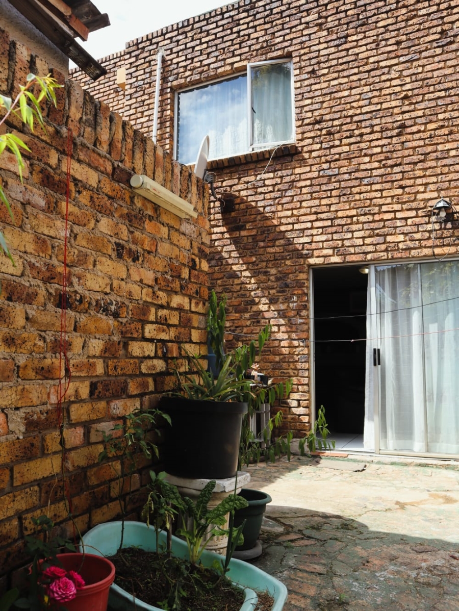 3 Bedroom Property for Sale in Townsview Gauteng