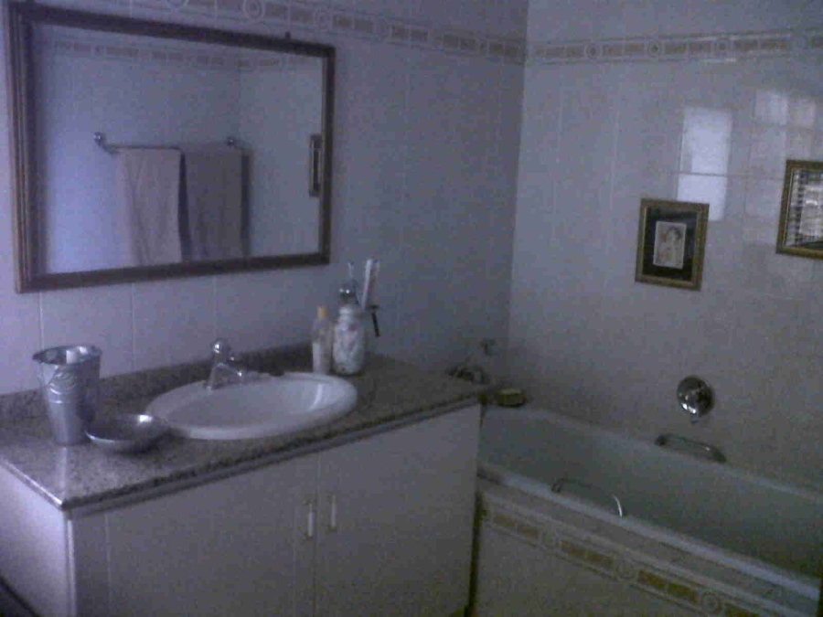 To Let 3 Bedroom Property for Rent in Lambton Gauteng