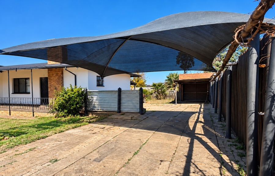 3 Bedroom Property for Sale in Vanderbijlpark Cw 6 Gauteng