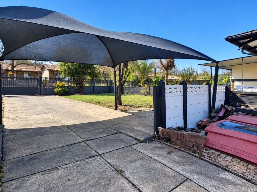 3 Bedroom Property for Sale in Vanderbijlpark Cw 6 Gauteng