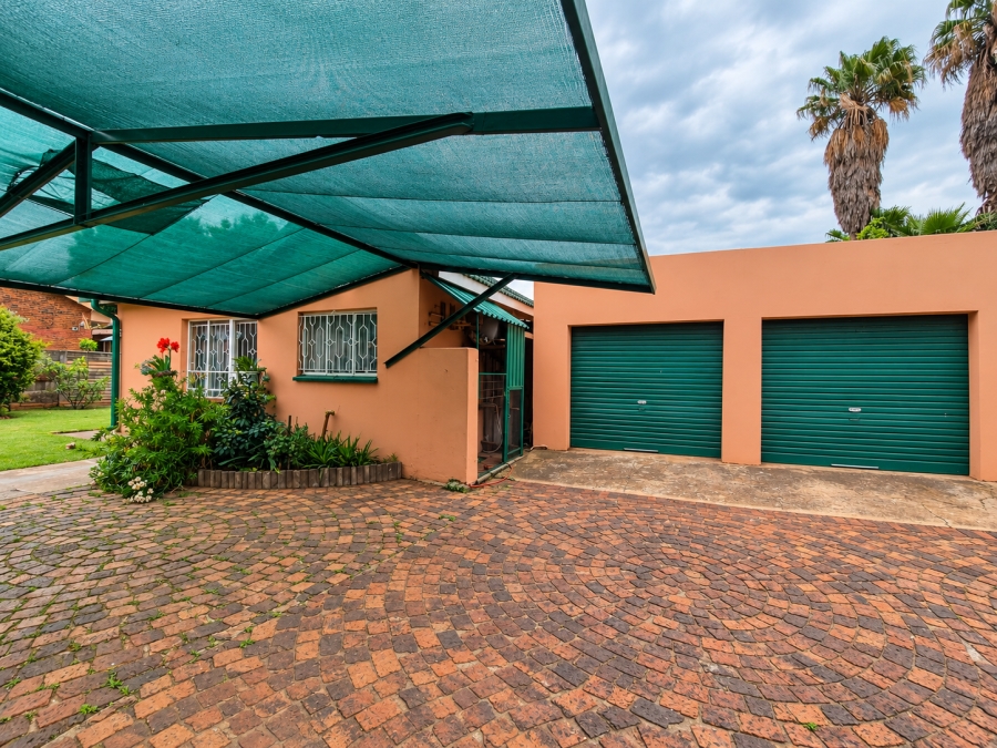 3 Bedroom Property for Sale in Sonland Park Gauteng