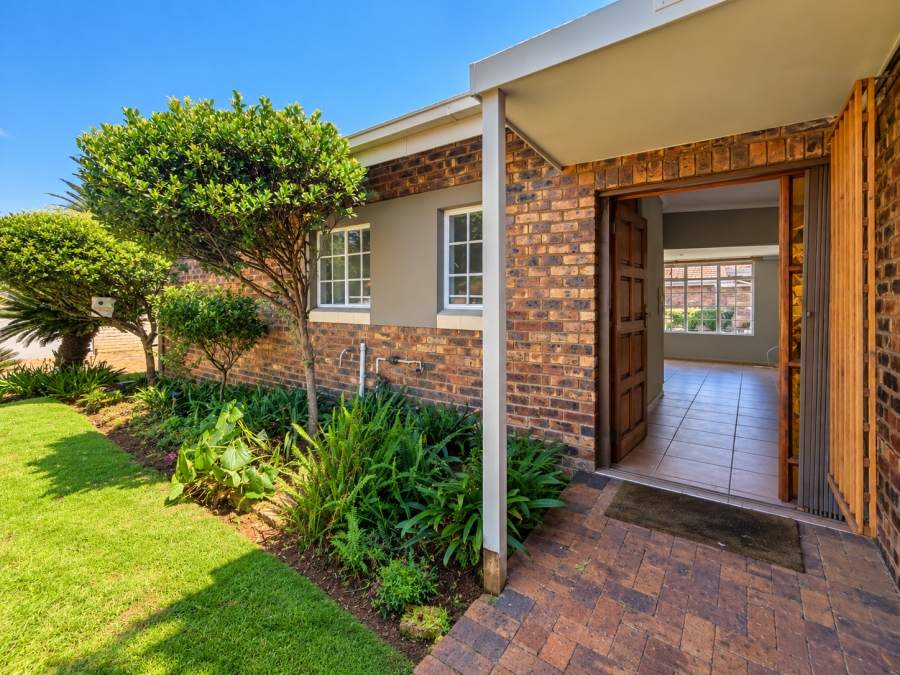 2 Bedroom Property for Sale in Three Rivers East Gauteng