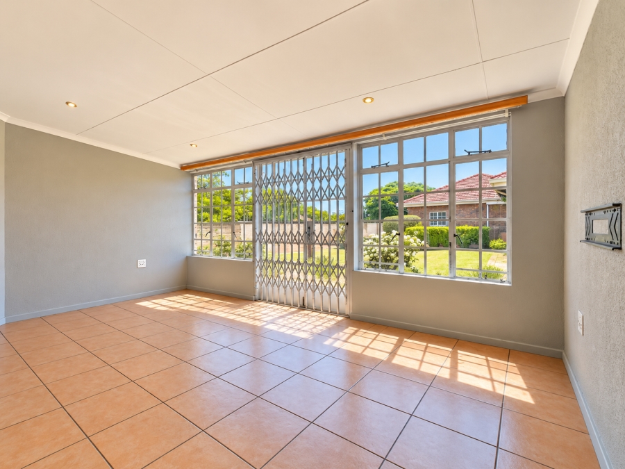 2 Bedroom Property for Sale in Three Rivers East Gauteng