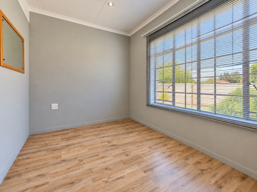 2 Bedroom Property for Sale in Three Rivers East Gauteng
