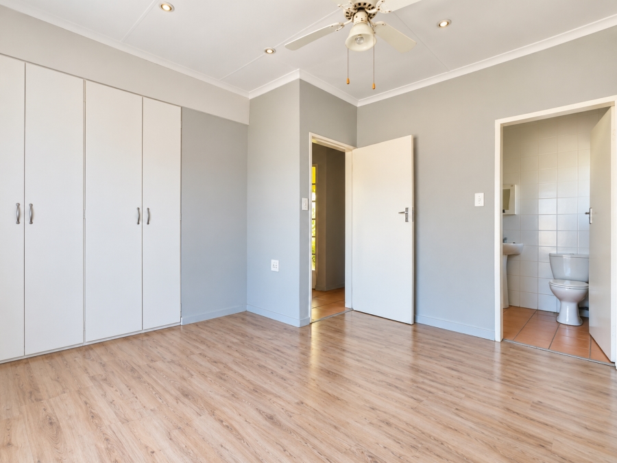 2 Bedroom Property for Sale in Three Rivers East Gauteng