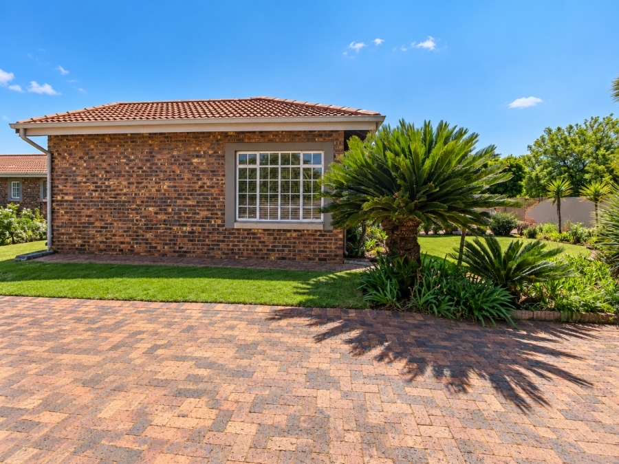 2 Bedroom Property for Sale in Three Rivers East Gauteng