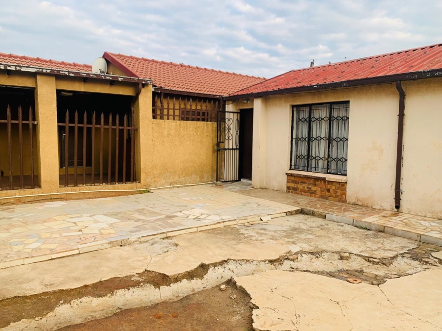 2 Bedroom Property for Sale in Tsakane Ext 11 Gauteng