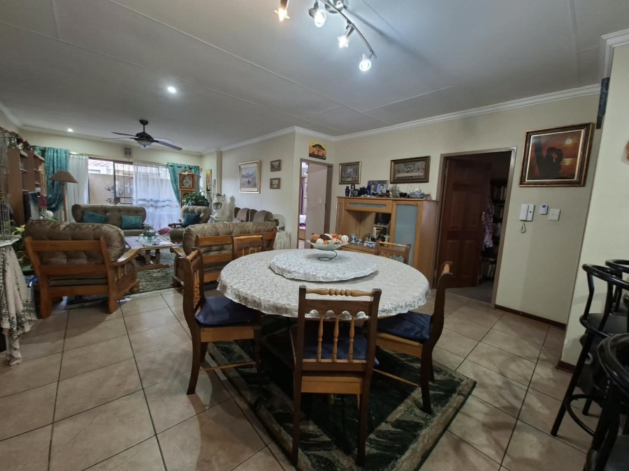 2 Bedroom Property for Sale in Three Rivers Gauteng