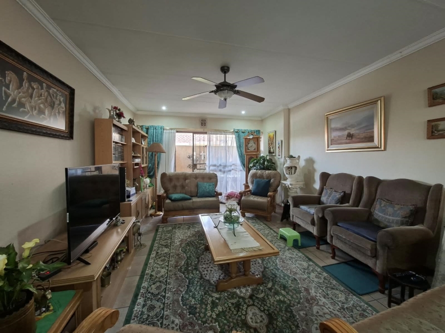 2 Bedroom Property for Sale in Three Rivers Gauteng