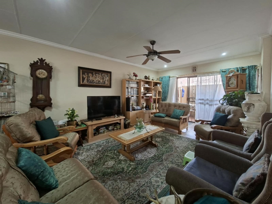 2 Bedroom Property for Sale in Three Rivers Gauteng