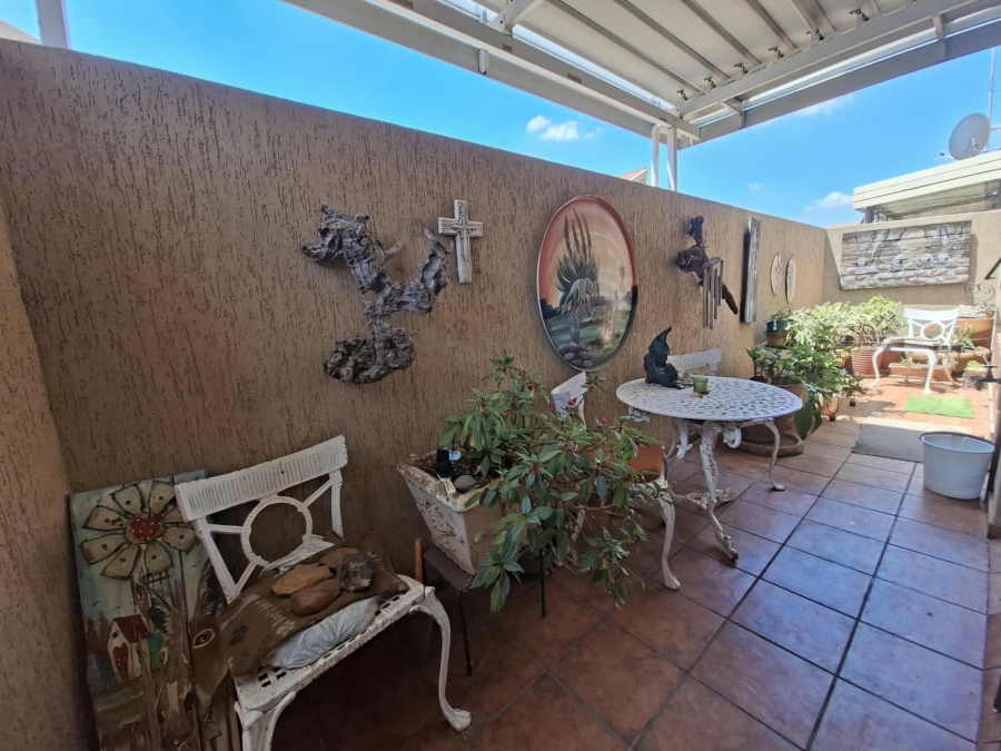 2 Bedroom Property for Sale in Three Rivers Gauteng