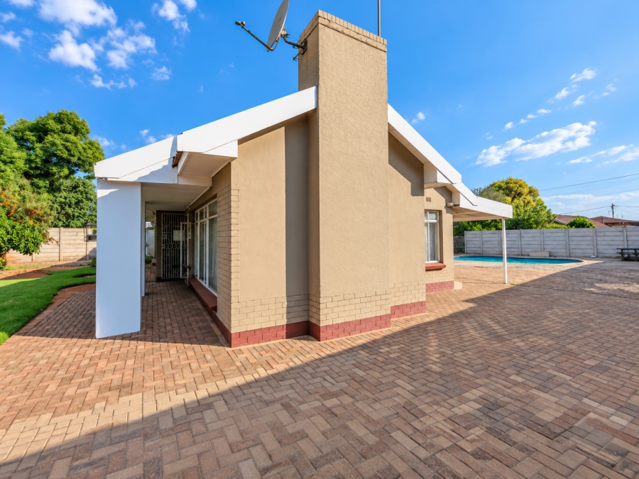4 Bedroom Property for Sale in Risiville Gauteng