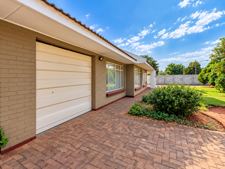 4 Bedroom Property for Sale in Risiville Gauteng