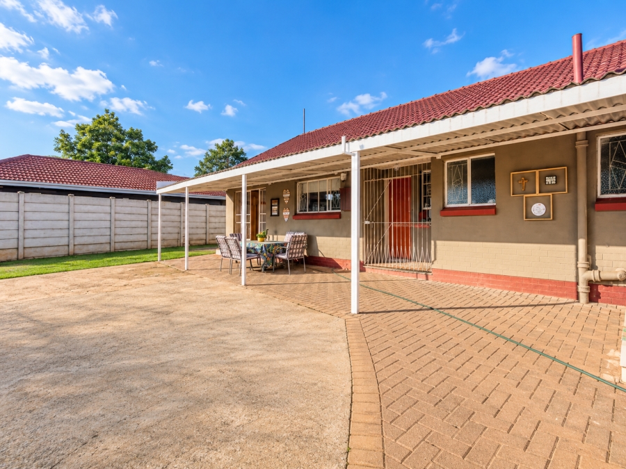 4 Bedroom Property for Sale in Risiville Gauteng