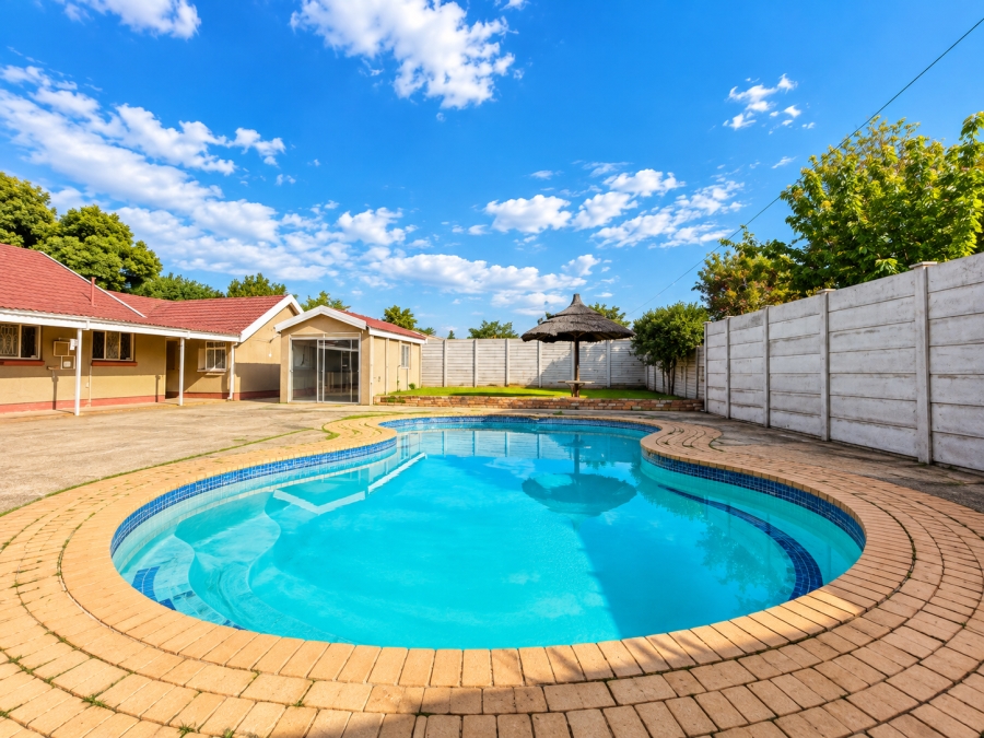 4 Bedroom Property for Sale in Risiville Gauteng