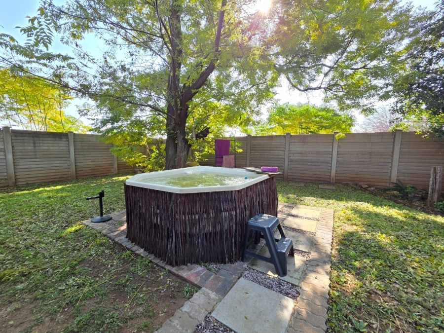 To Let 3 Bedroom Property for Rent in Kookrus Gauteng