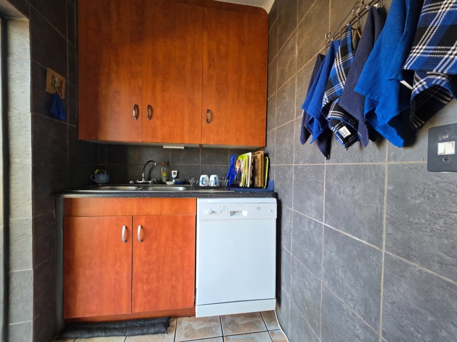 To Let 3 Bedroom Property for Rent in Kookrus Gauteng