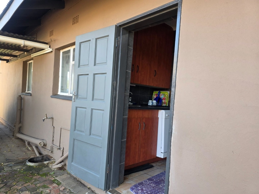 To Let 3 Bedroom Property for Rent in Kookrus Gauteng