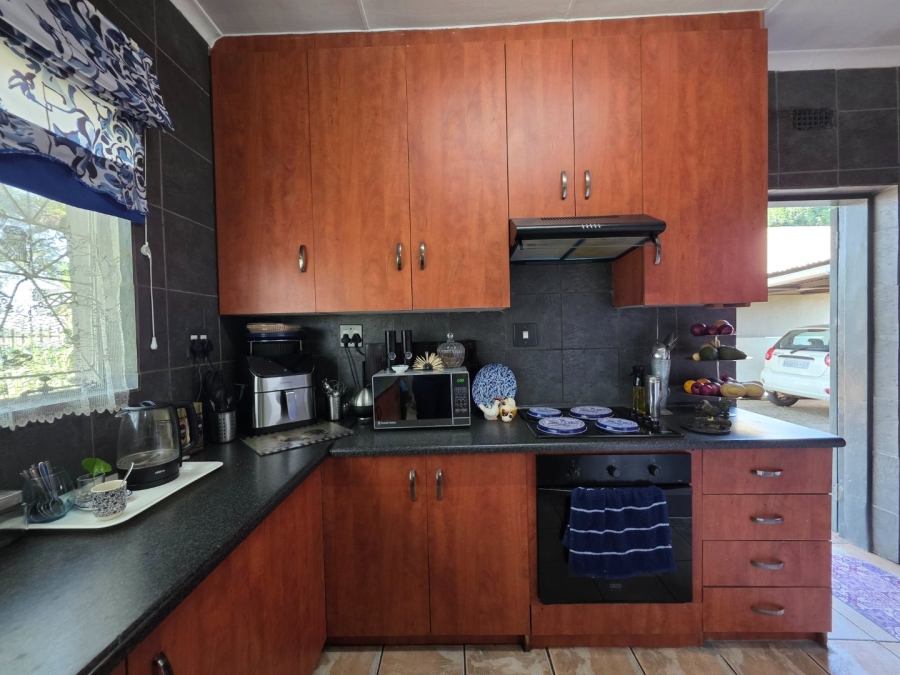 To Let 3 Bedroom Property for Rent in Kookrus Gauteng