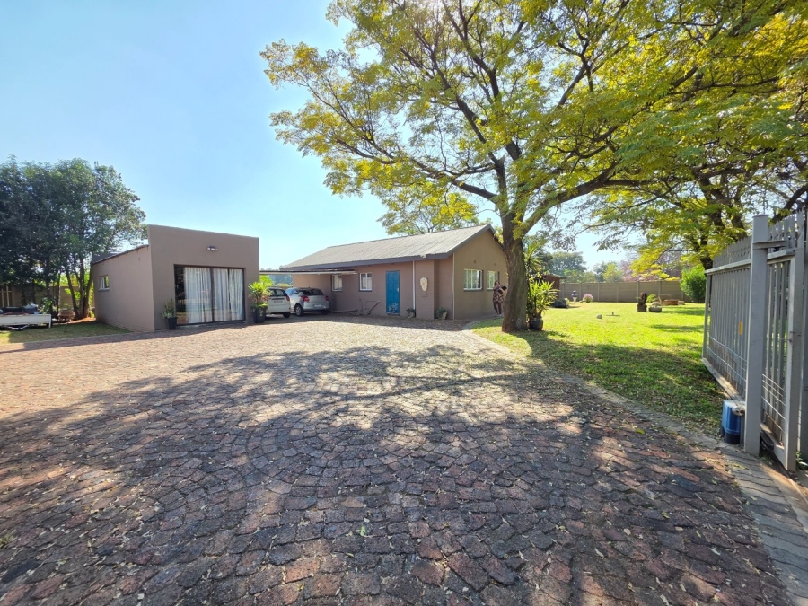 To Let 3 Bedroom Property for Rent in Kookrus Gauteng