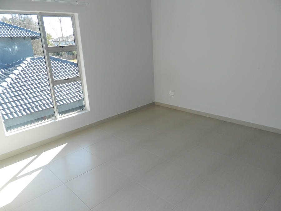To Let 4 Bedroom Property for Rent in Silverwoods Country Estate Gauteng