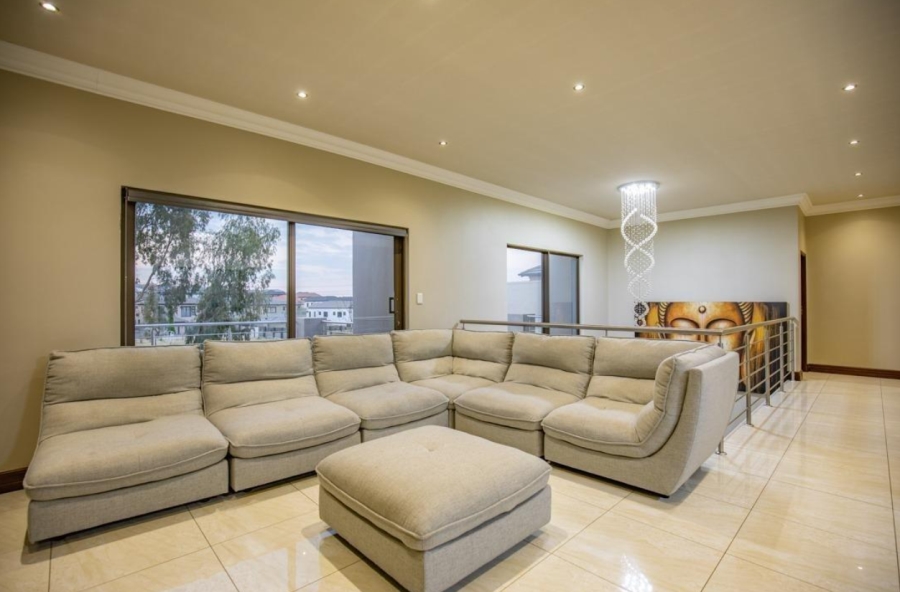 To Let 4 Bedroom Property for Rent in Blue Valley Golf Estate Gauteng