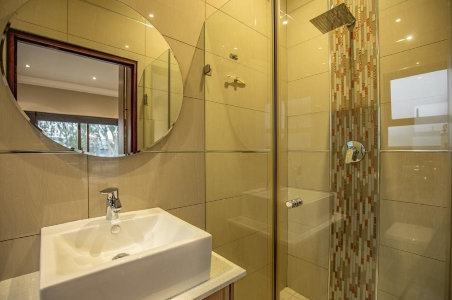 To Let 4 Bedroom Property for Rent in Blue Valley Golf Estate Gauteng