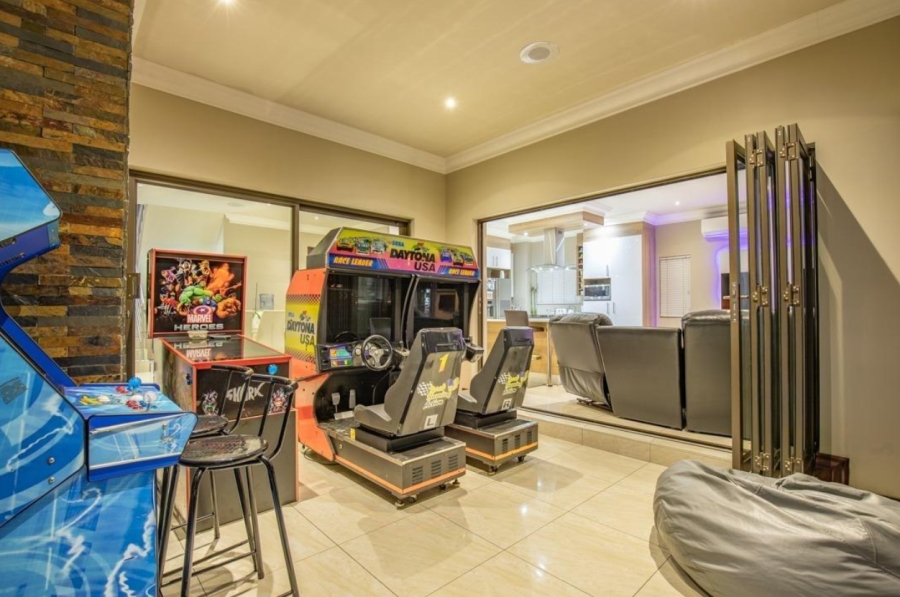 To Let 4 Bedroom Property for Rent in Blue Valley Golf Estate Gauteng