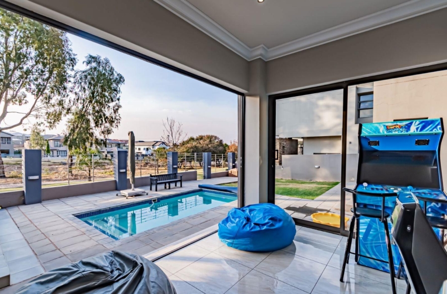 To Let 4 Bedroom Property for Rent in Blue Valley Golf Estate Gauteng