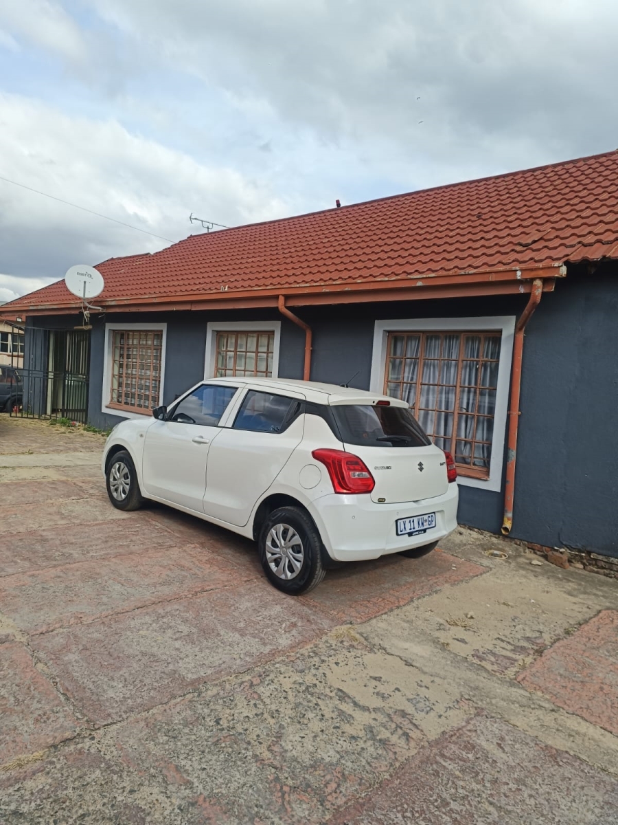 3 Bedroom Property for Sale in Birchleigh North Gauteng