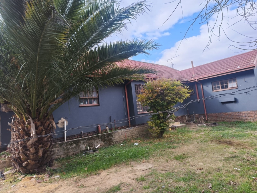 3 Bedroom Property for Sale in Birchleigh North Gauteng