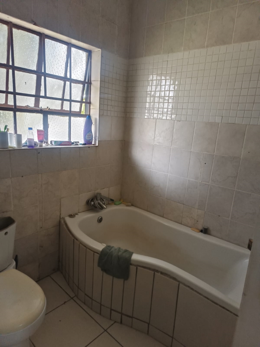 3 Bedroom Property for Sale in Birchleigh North Gauteng