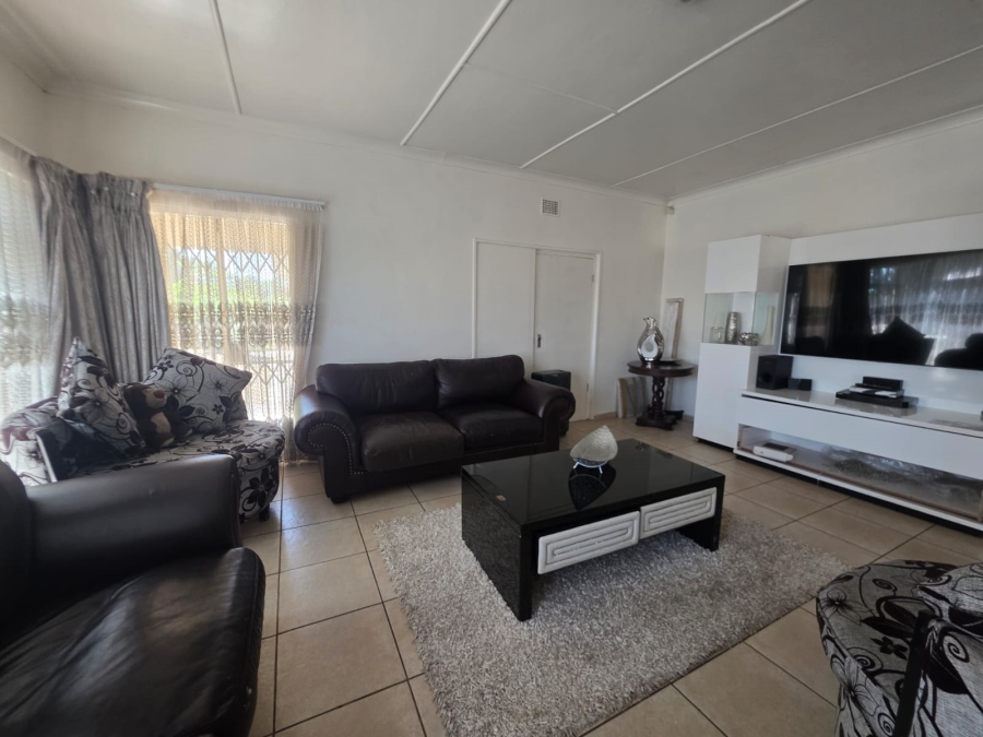 4 Bedroom Property for Sale in Vanderbijlpark SW 1 Gauteng