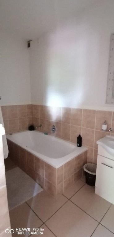 To Let 2 Bedroom Property for Rent in Bryanston Gauteng