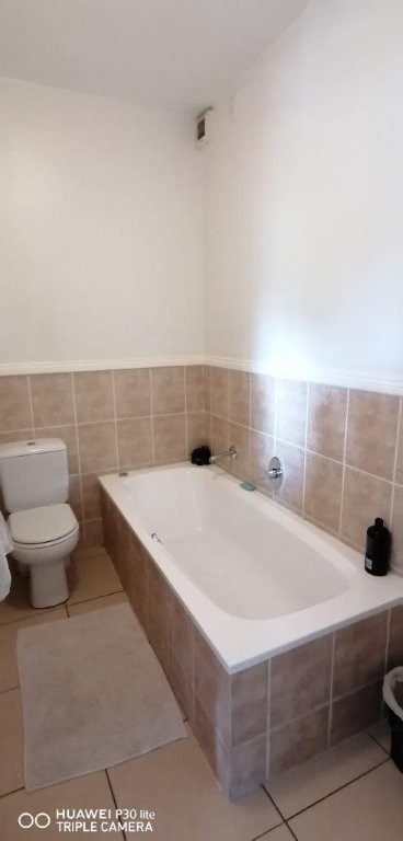 To Let 2 Bedroom Property for Rent in Bryanston Gauteng