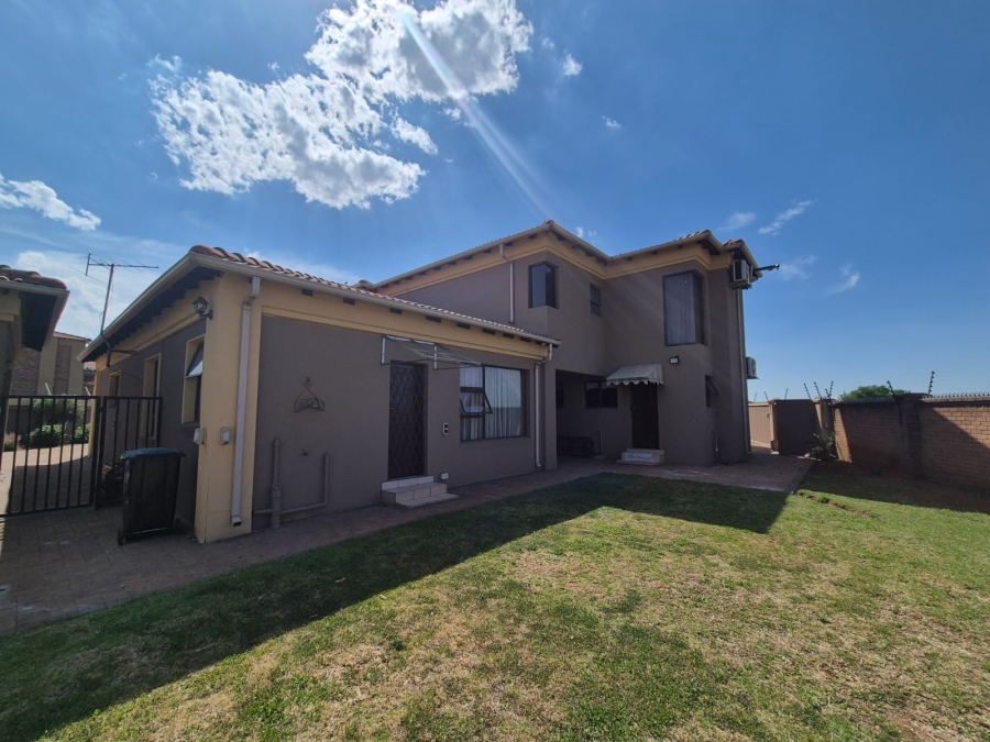 6 Bedroom Property for Sale in Vanderbijlpark SE 8 Gauteng