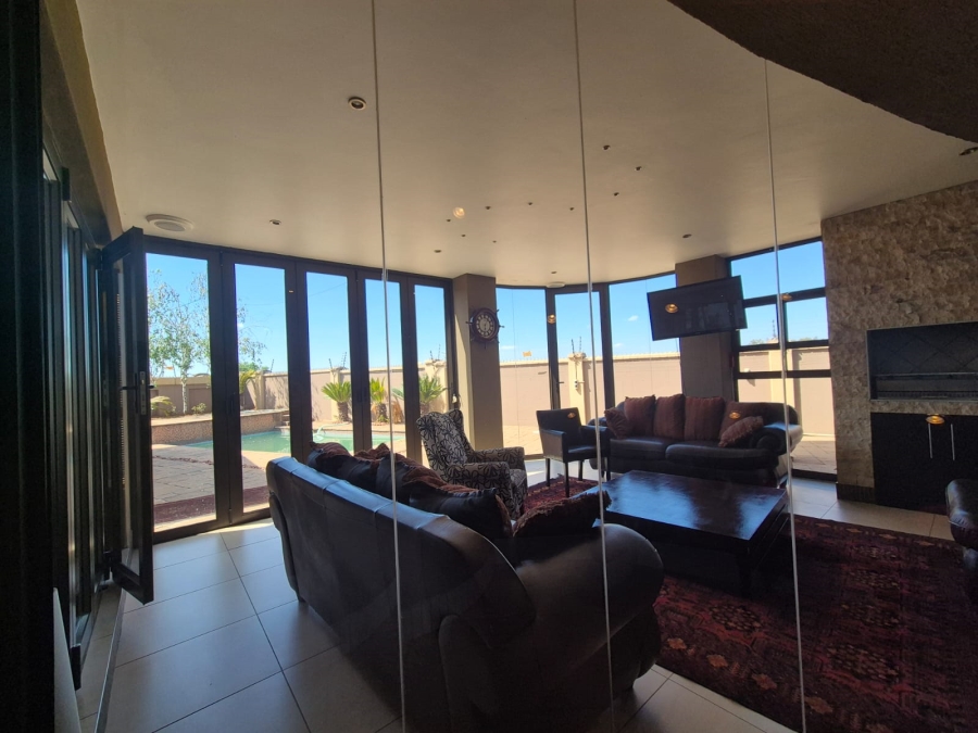 6 Bedroom Property for Sale in Vanderbijlpark SE 8 Gauteng