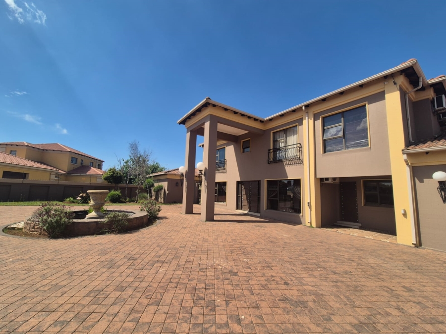 6 Bedroom Property for Sale in Vanderbijlpark SE 8 Gauteng