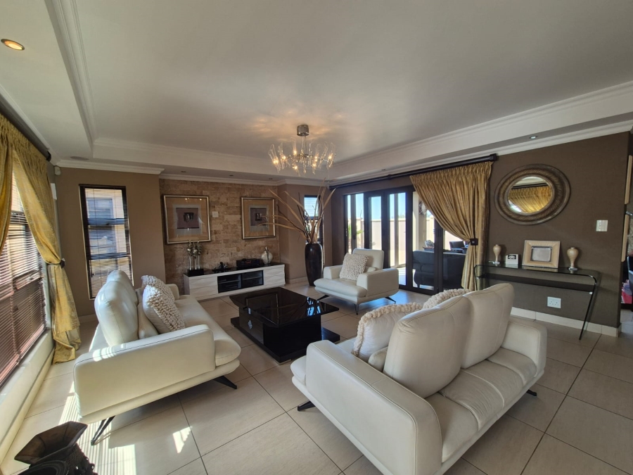 6 Bedroom Property for Sale in Vanderbijlpark SE 8 Gauteng